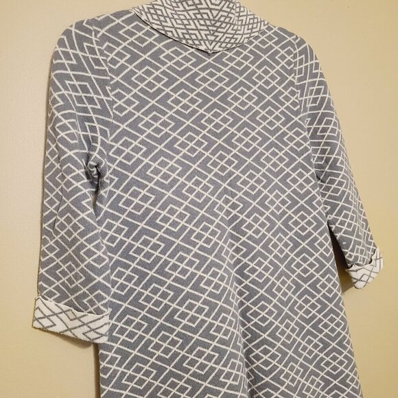 Anthropologie | Moth Gray & White Abstract Print Turtleneck Sweater (Size Small) - Picture 12 of 15
